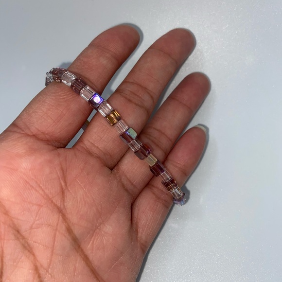 Glass Handmade Cube Bead Elastic Bracelet - Picture 2 of 4